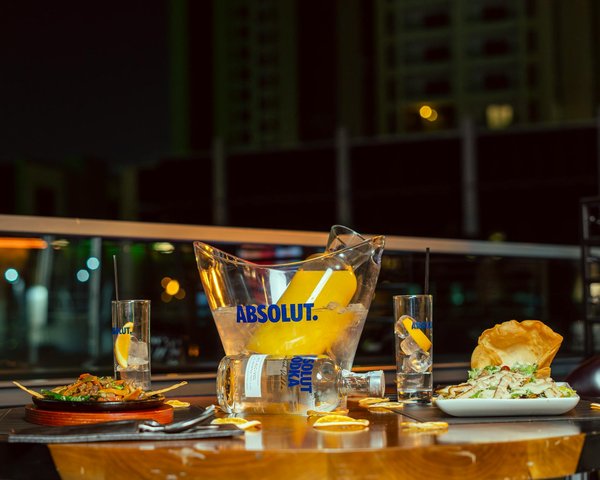 Quelles sont les méthodes efficaces pour créer des plats végétariens riches en protéines dans un restaurant familial ?